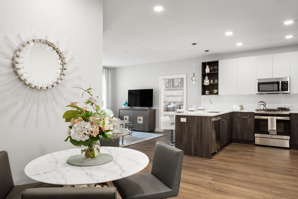 L-shaped kitchen with dining nook.