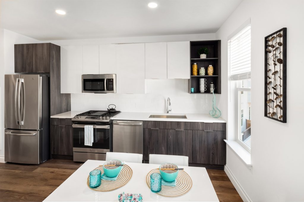 Kitchen along single wall.